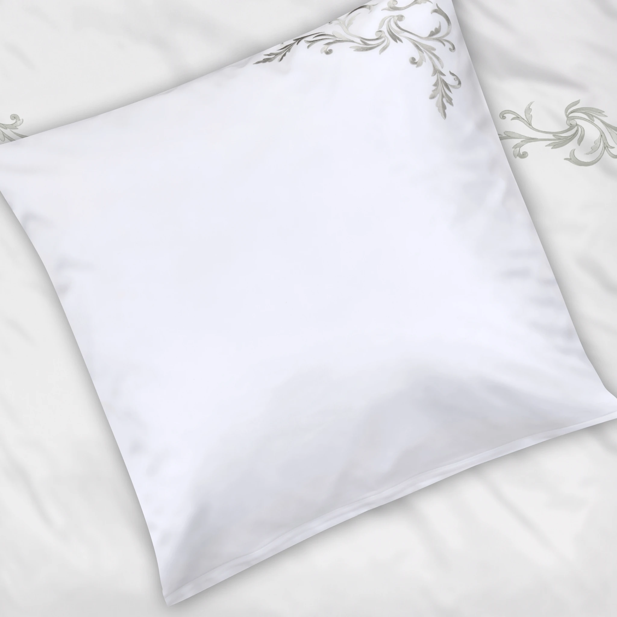 Christian Fischbacher Bettwäsche SNOW LACE Satin Kiesel Produktbild Christian Fischbacher Bettwäsche SNOW LACE Satin Kiesel