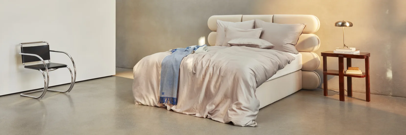 Luxuriöse Bettwäsche von Royfort in hochwertigem Schlafzimmer Ambiente