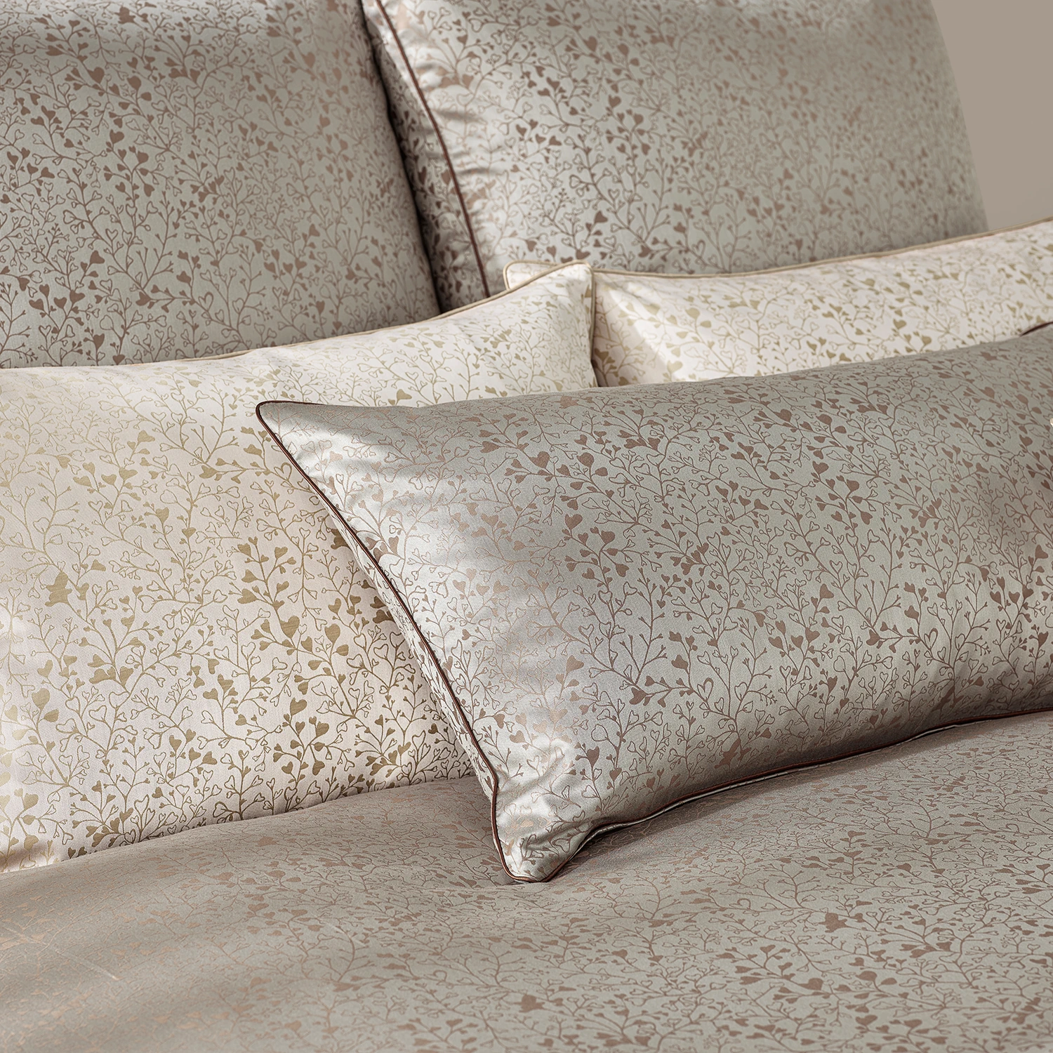 curt bauer bettwaesche love damast agave detail