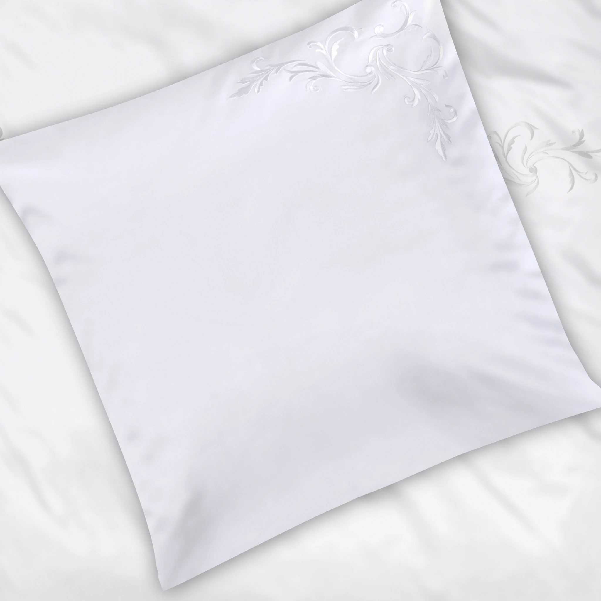 Christian Fischbacher Bettwäsche SNOW LACE Satin Weiß Produktbild Christian Fischbacher Bettwäsche SNOW LACE Satin Weiß