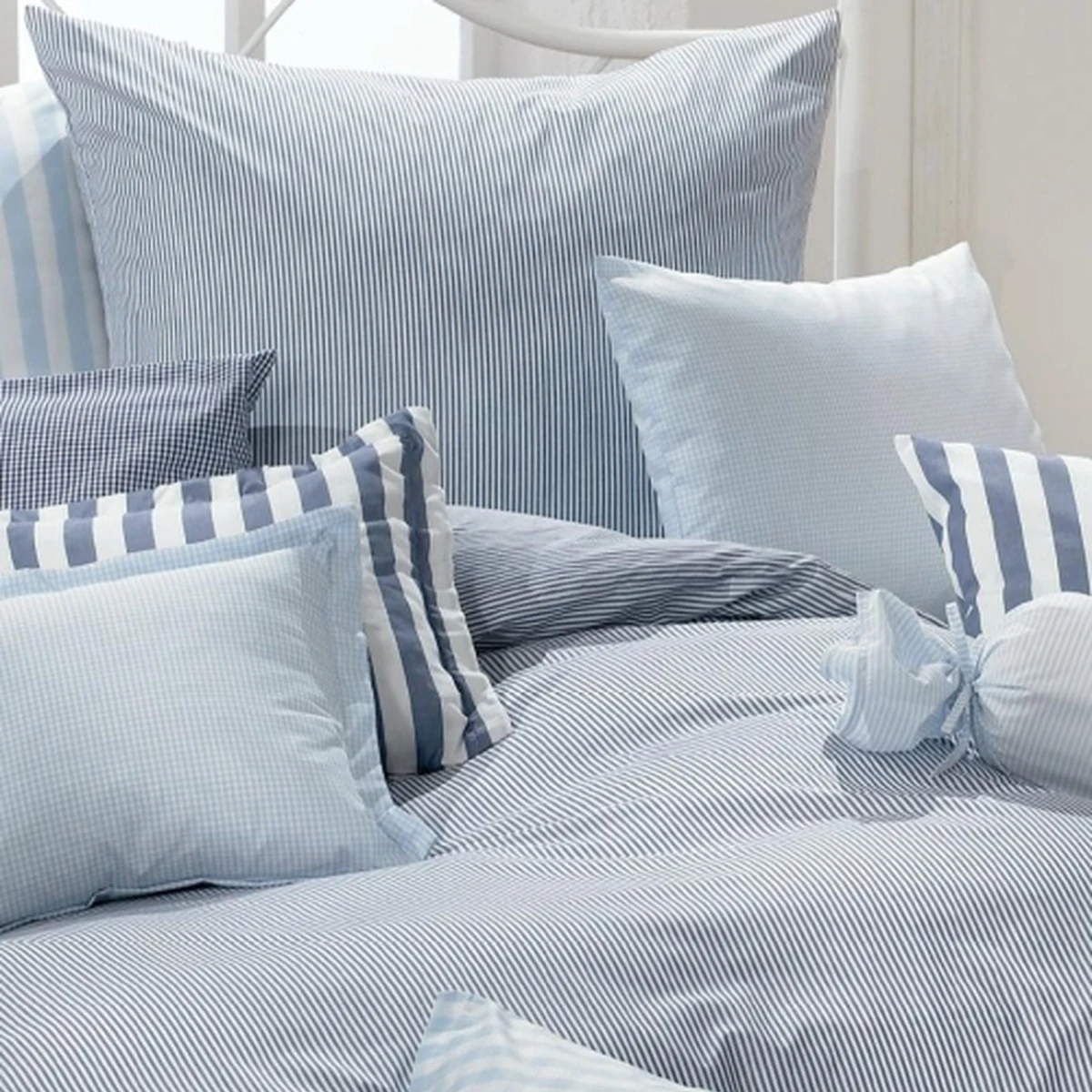 elegante Bettwäsche HAMBURGER STREIFEN Satin Blau-Weiß