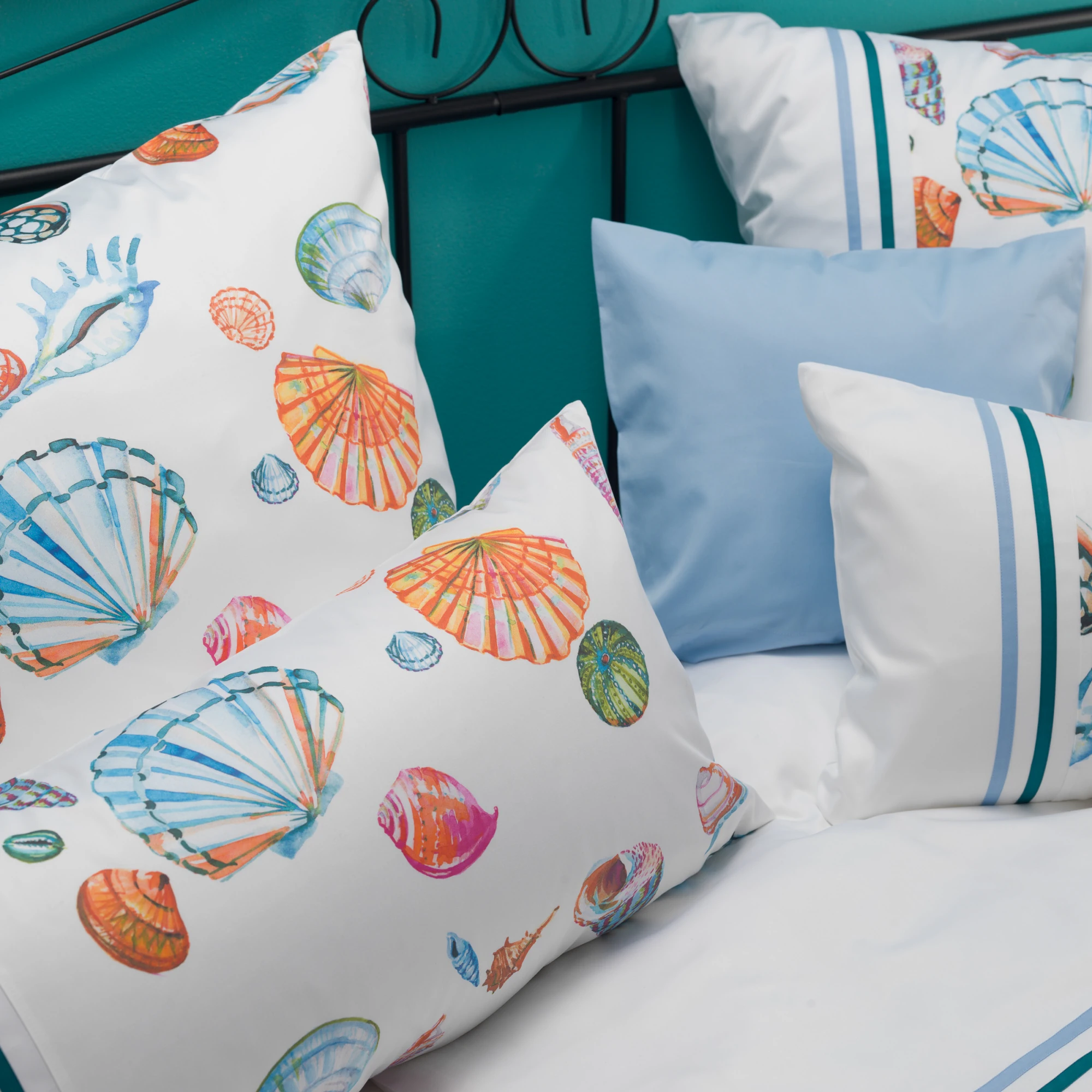 graser bettwaesche fenella beach satin weiss weiss atlantis detail produktbild graser bettwaesche fenella beach satin weiss weiss atlantis detail