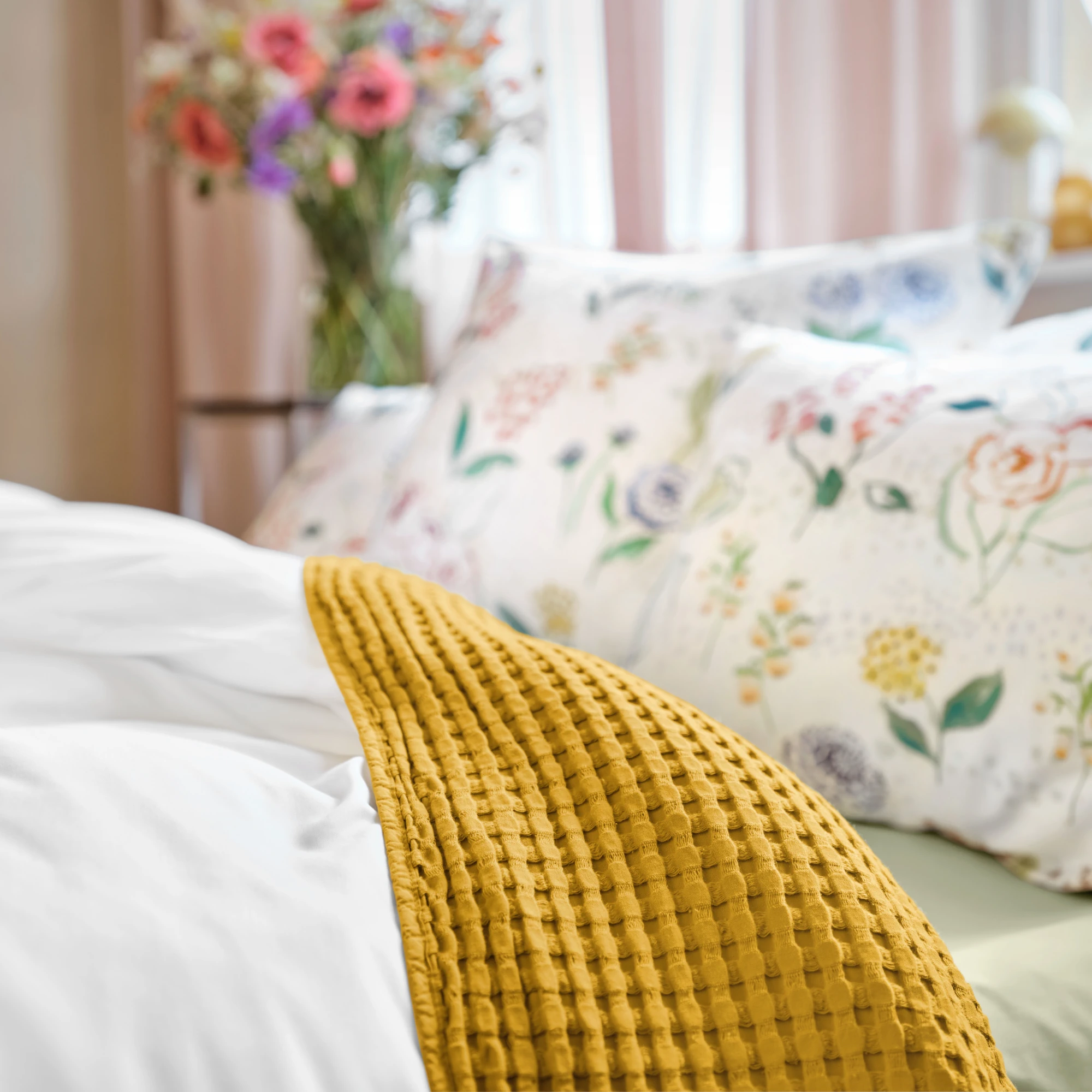 schlossberg bettwaesche annika satin multicolor detail