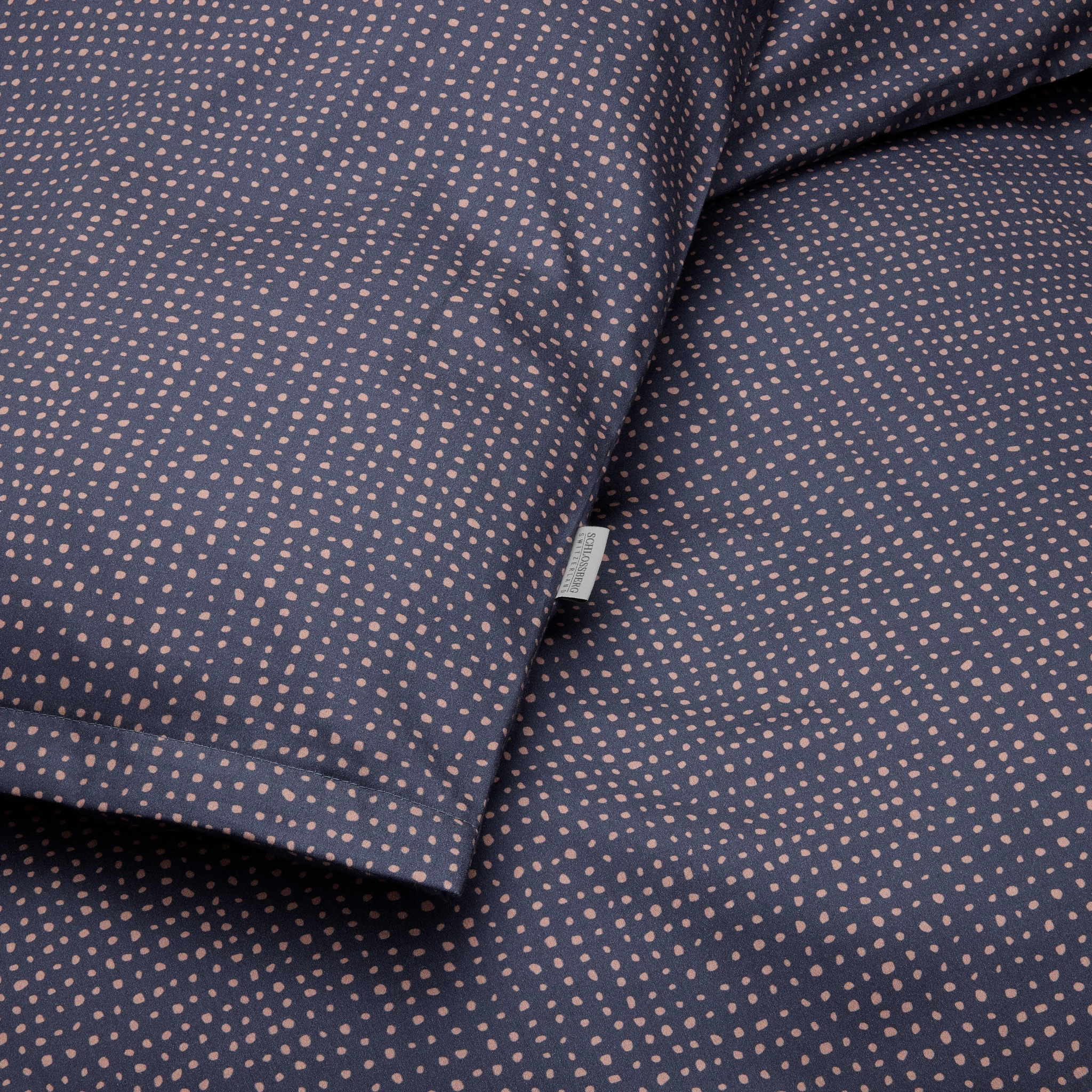 Schlossberg Bettwäsche ERIN GOTS Satin Organic Bleu Produkt 1 Schlossberg Bettwäsche ERIN GOTS Satin Organic Bleu 1