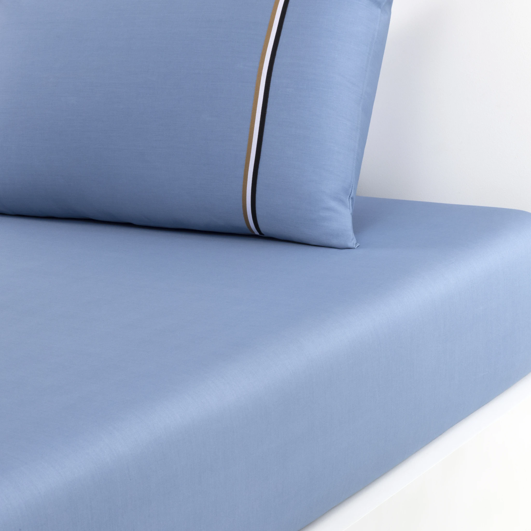 Hugo Boss Spannbettlaken BLINEA Satin Horizon Produktbild Hugo Boss Spannbettlaken BLINEA Satin Horizon