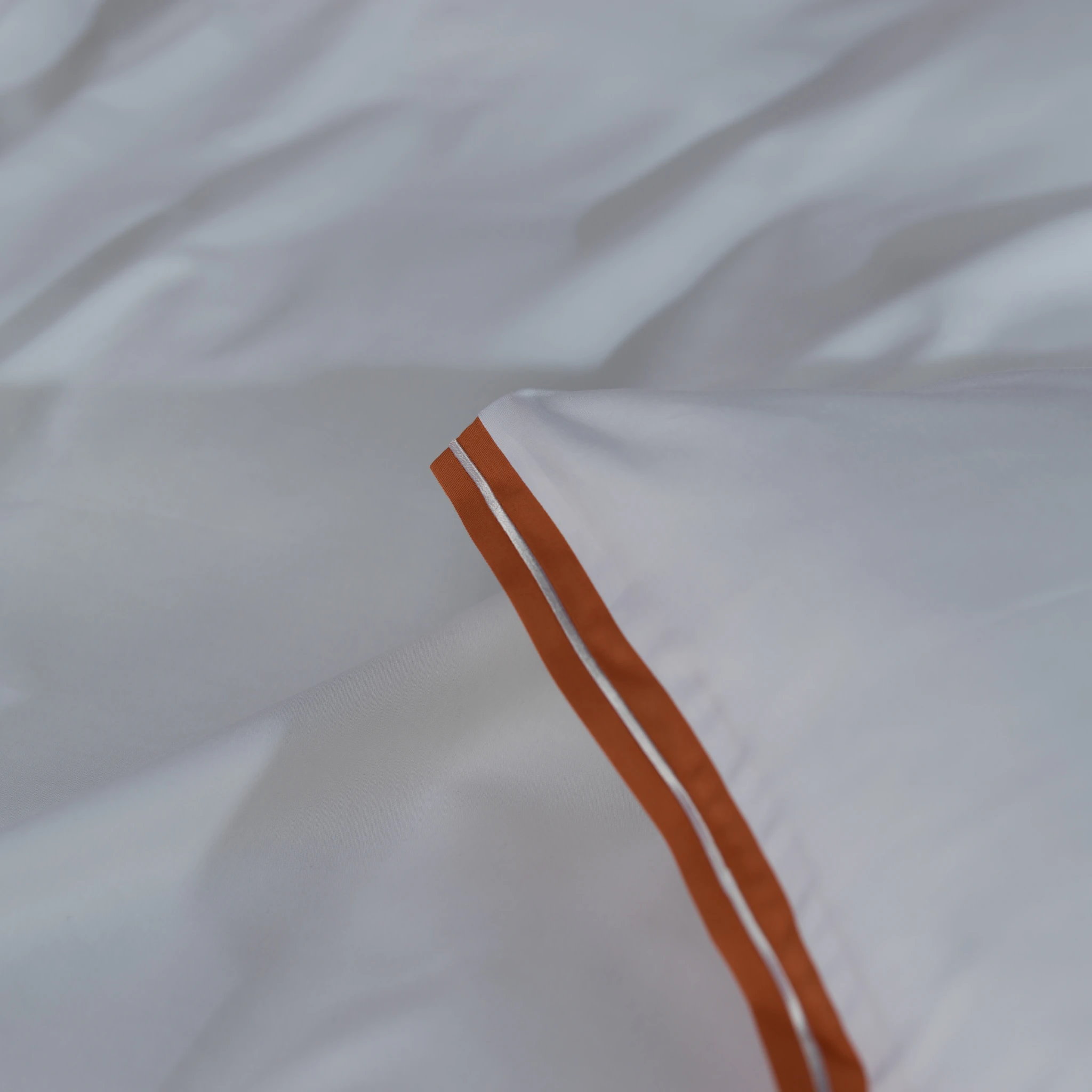 Graser Bettwäsche RAVELLO Feinsatin Weiß-Teracotta 1