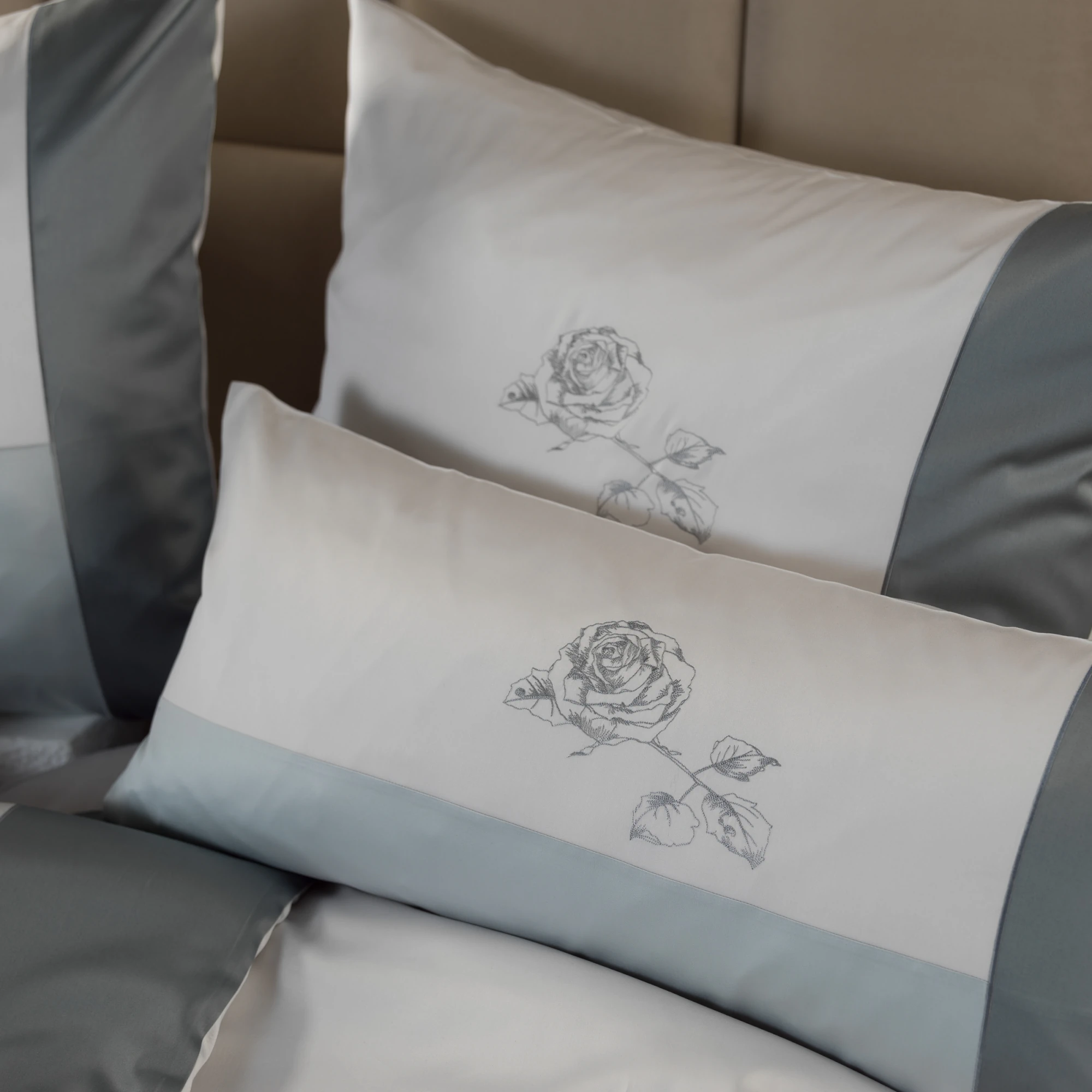 graser bettwaesche luisa satin kristall kreide brio detail