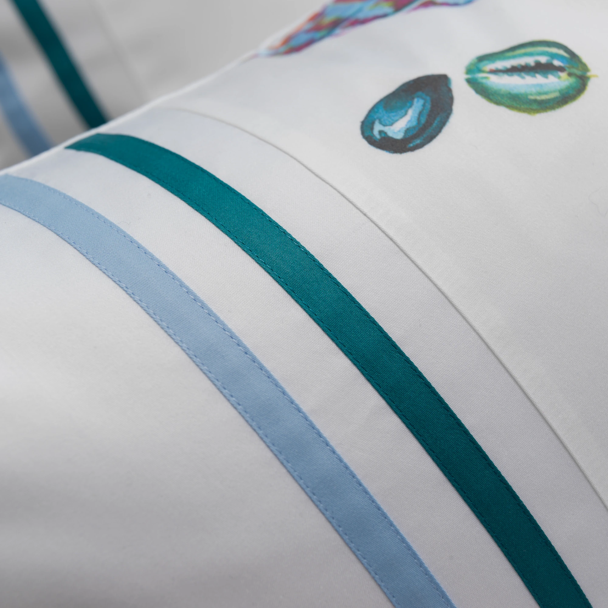 graser bettwaesche fenella beach satin weiss weiss atlantis detail 3