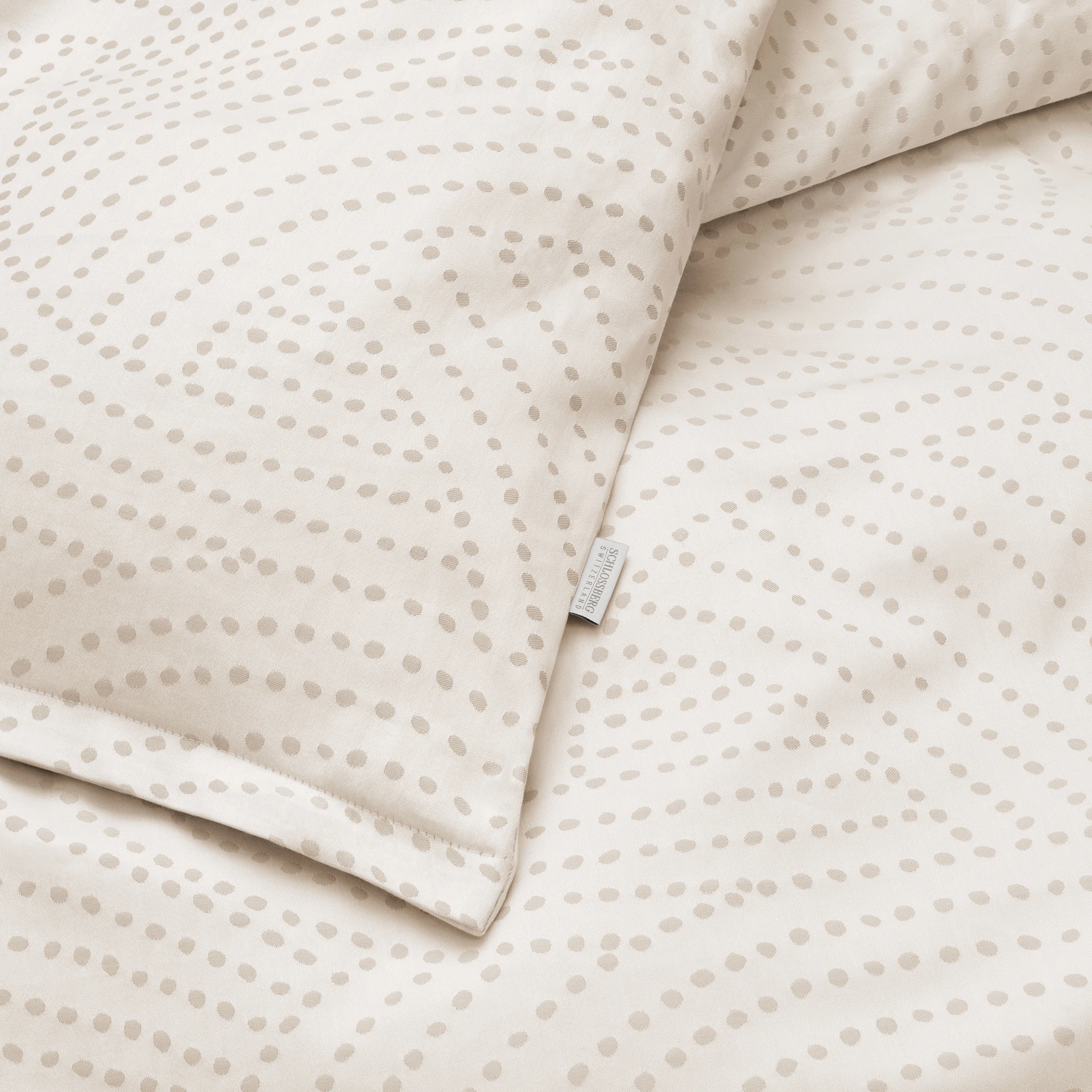 Schlossberg Bettwäsche YAEL Jacquard Deluxe Beige Produkt 1 Schlossberg Bettwäsche YAEL Jacquard Deluxe Beige 1