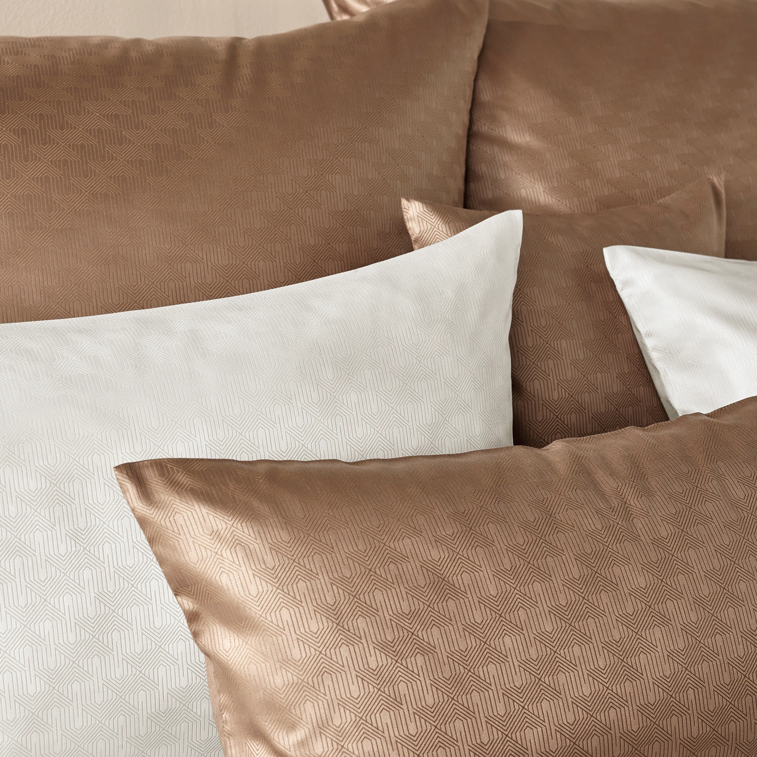 curt bauer bettwaesche alva damast terra detail produktbild curt bauer bettwaesche alva damast terra detail