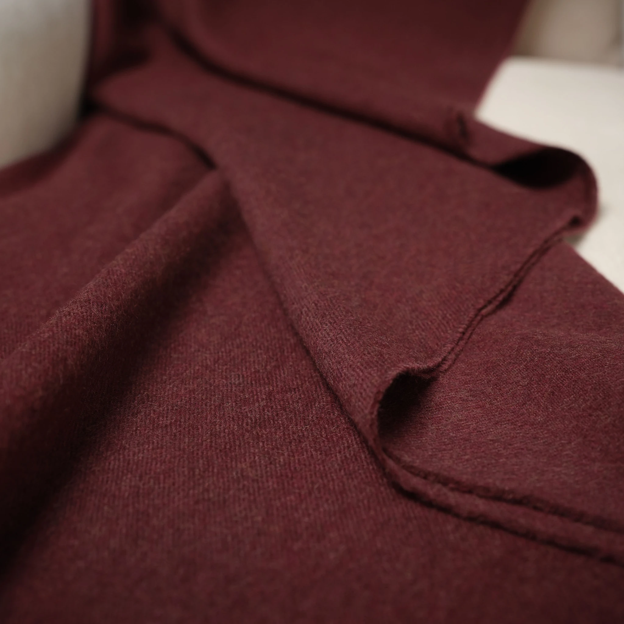 Schlossberg Throw MILO Alpaca Burgundy product picture 2 Schlossberg Throw MILO Alpaca Burgundy 2