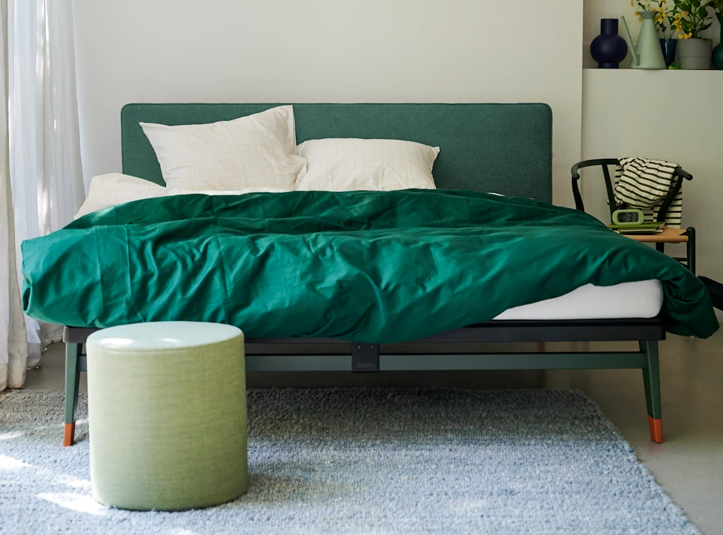 Frontalsicht vom Auping Bett Original in der Farbe pine green