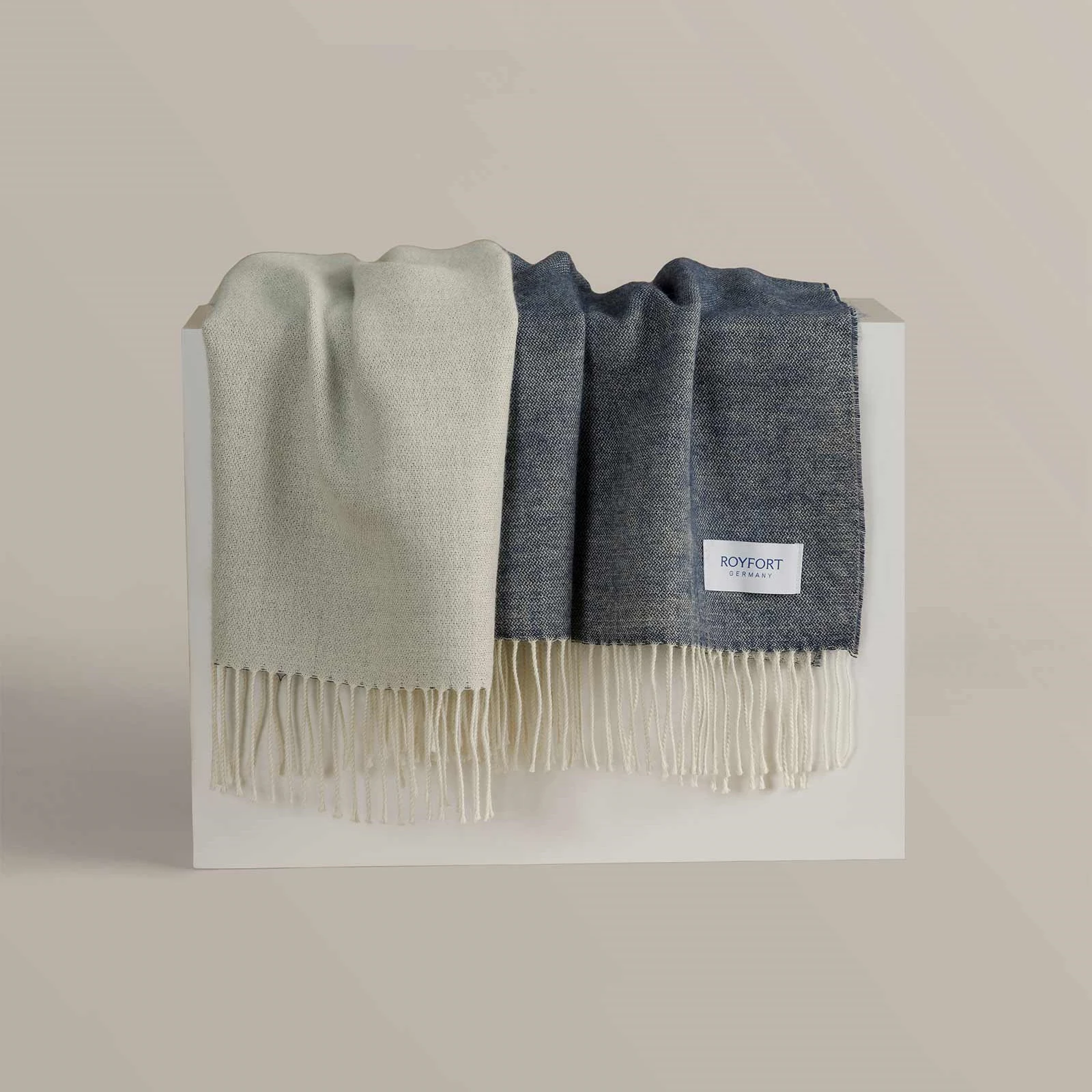 Royfort Plaid ALPAKA Tiefblau Produkt Royfort Plaid ALPAKA Tiefblau