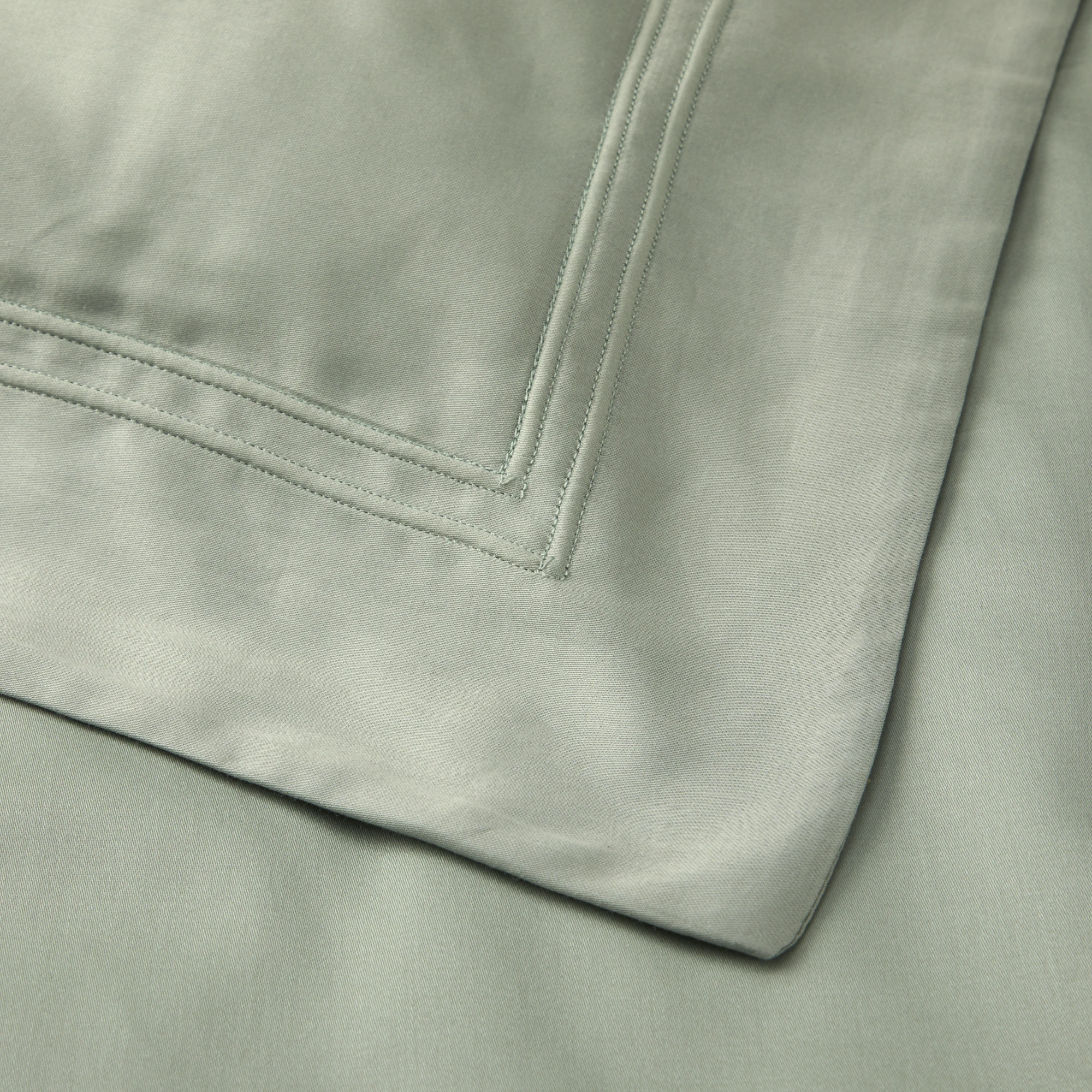 yves delorme bettwaesche triomphe satin veronese detail produktbild yves delorme bettwaesche triomphe satin veronese detail