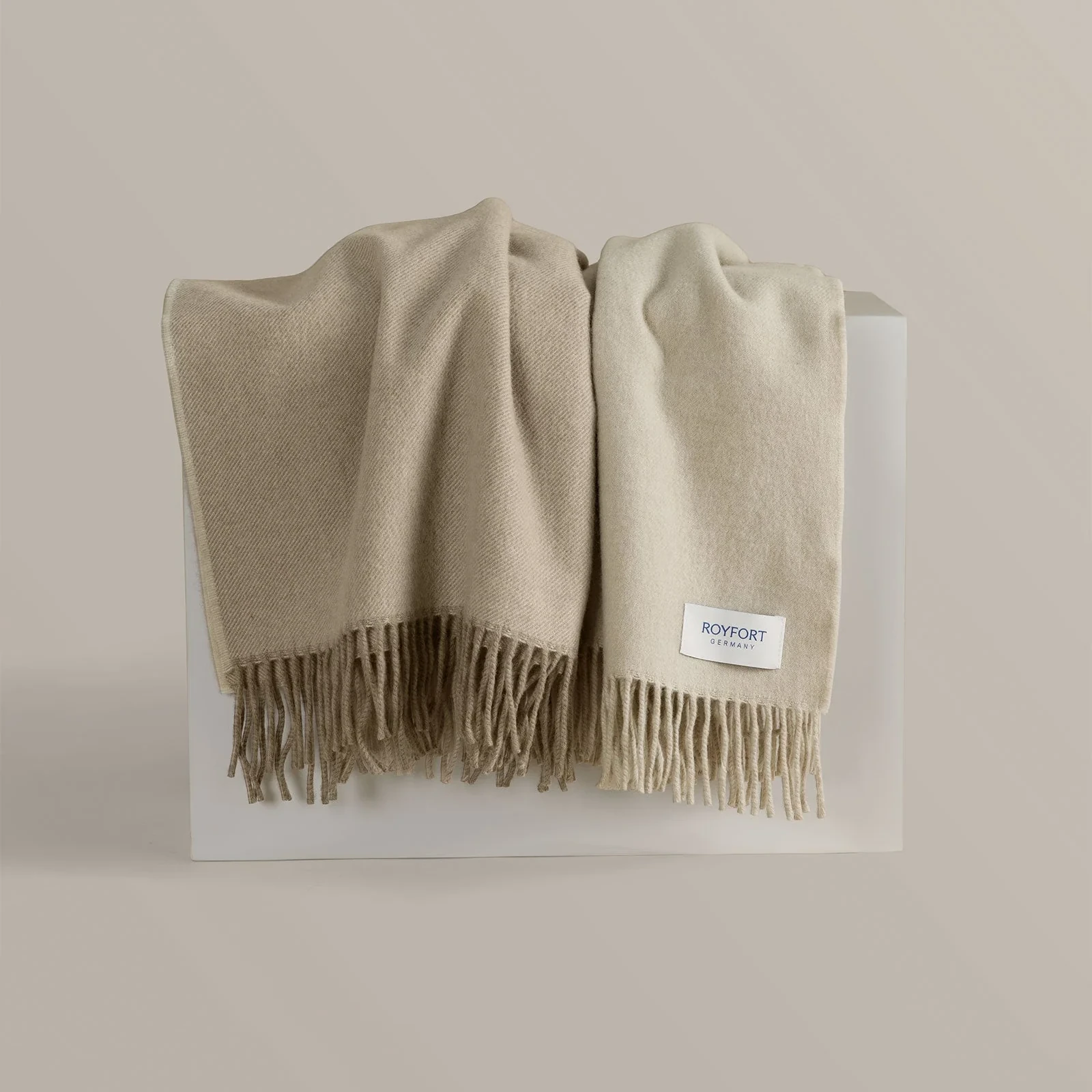 Royfort Throw WOOL-CASHMERE Beige product picture Royfort Throw WOOL-CASHMERE Beige