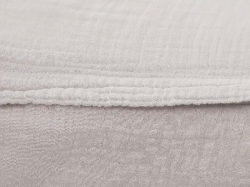 Royfort Musselin Bettwäsche Detail mit Stoffstruktur und Verarbeitung