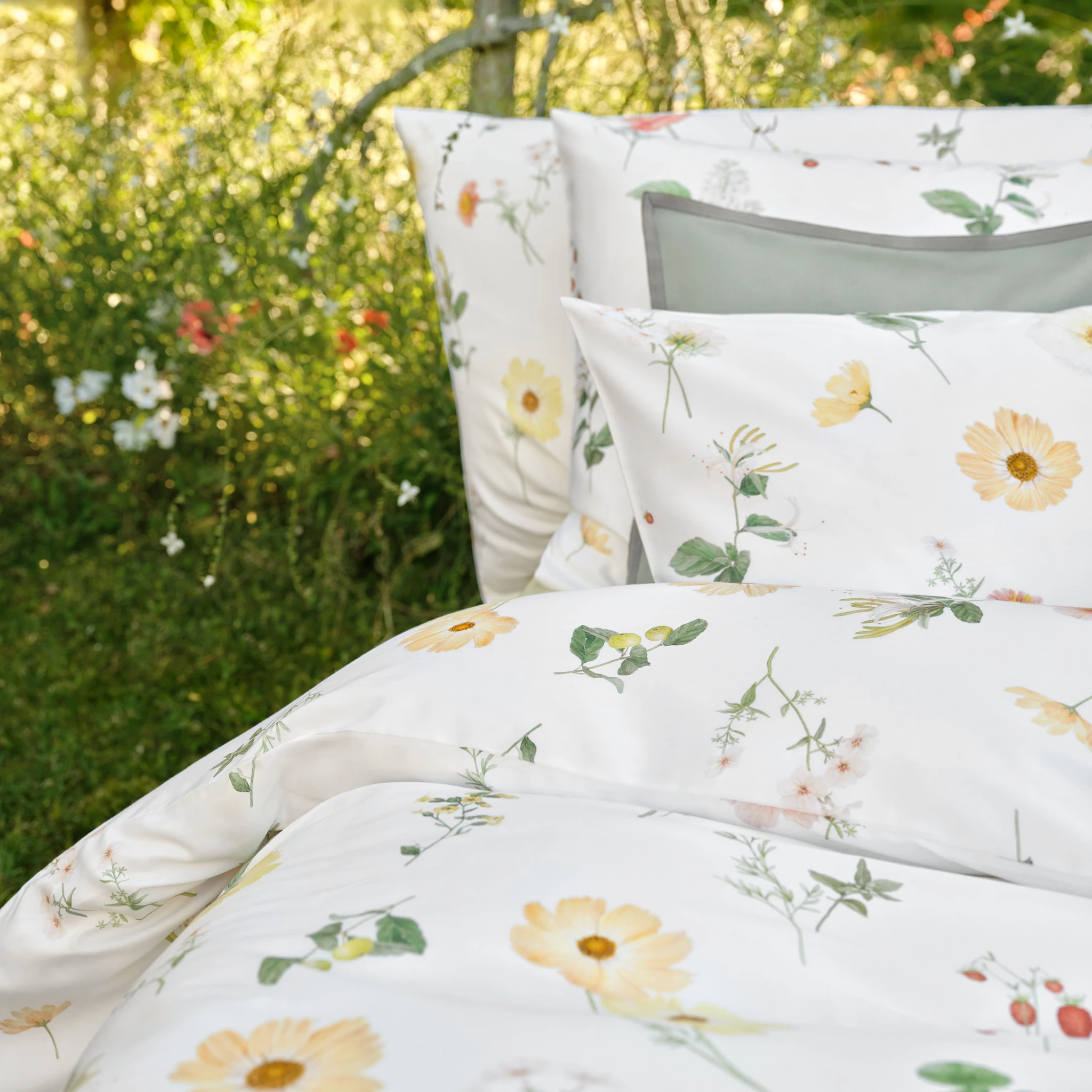 Schlossberg Bettwäsche ZINNIA Satin Noblesse Blanc Produkt 3 Schlossberg Bettwäsche ZINNIA Satin Noblesse Blanc 3